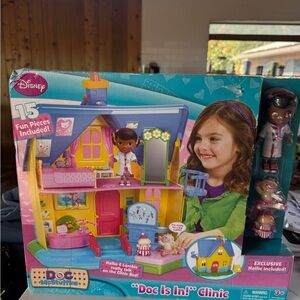 Disney Doc McStuffins Clinic Playhouse Set